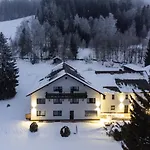 Am Ochsenkopf 3*