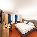 Am Ochsenkopf 3*